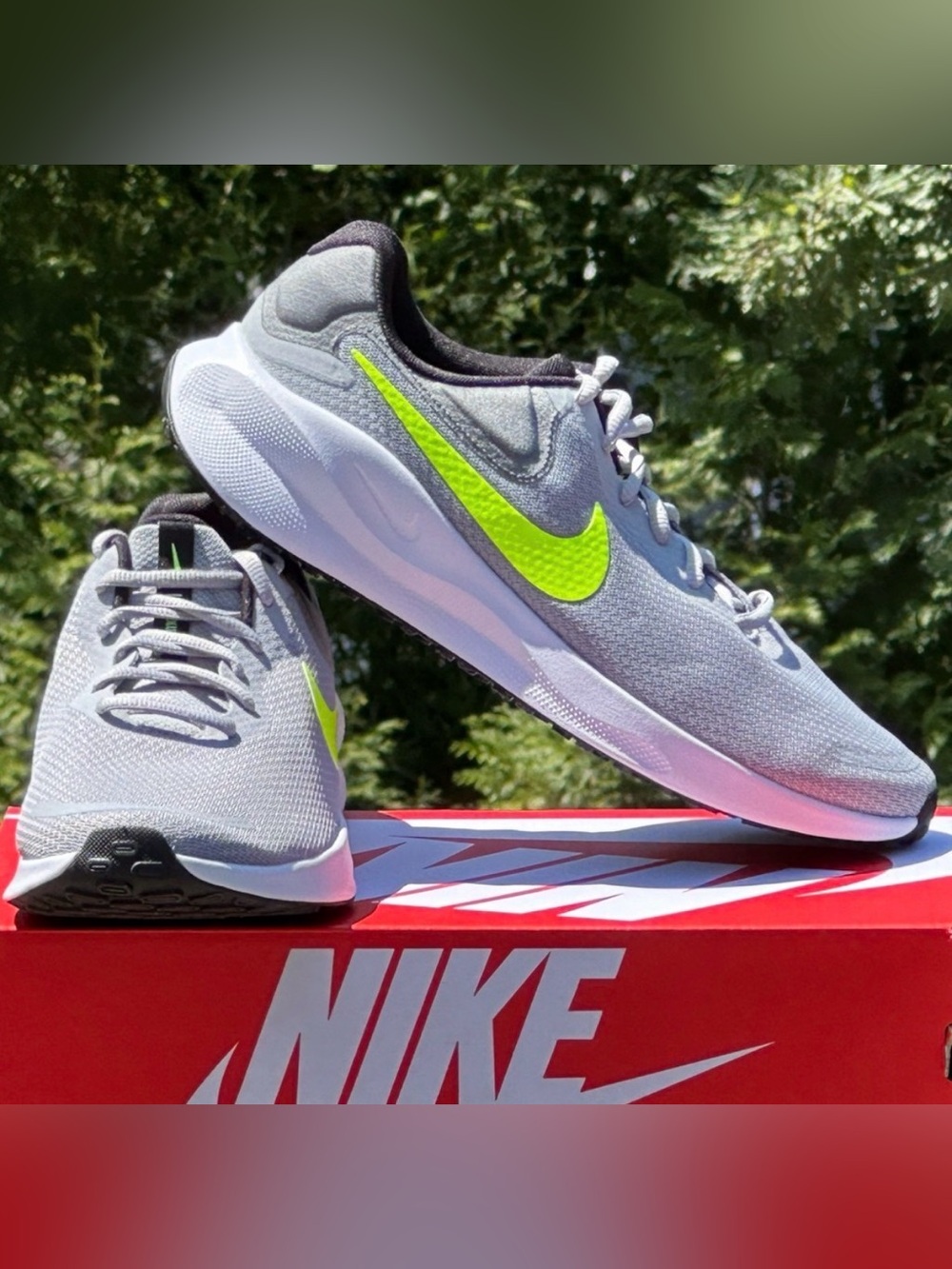 Nike Revolution 7 Reflecting Performance Running Sneaker - Mens 10.5 | Womens 12